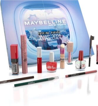 La caja y los productos del Calendario de Adviento Maybelline New York 2024 de 12 Días