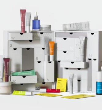 La caja y los productos del Calendario de adviento Niche Beauty Lab 2025