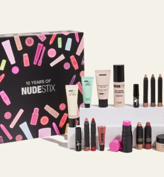 La caja y los productos del Calendario de Adviento Nudestix 2024