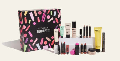 La caja y los productos del Calendario de Adviento Nudestix 2024