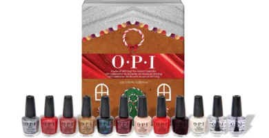 Calendario de adviento OPI 2025 "Good Enough to Treat" 13 La caja y los productos del Calendario de adviento OPI 2025