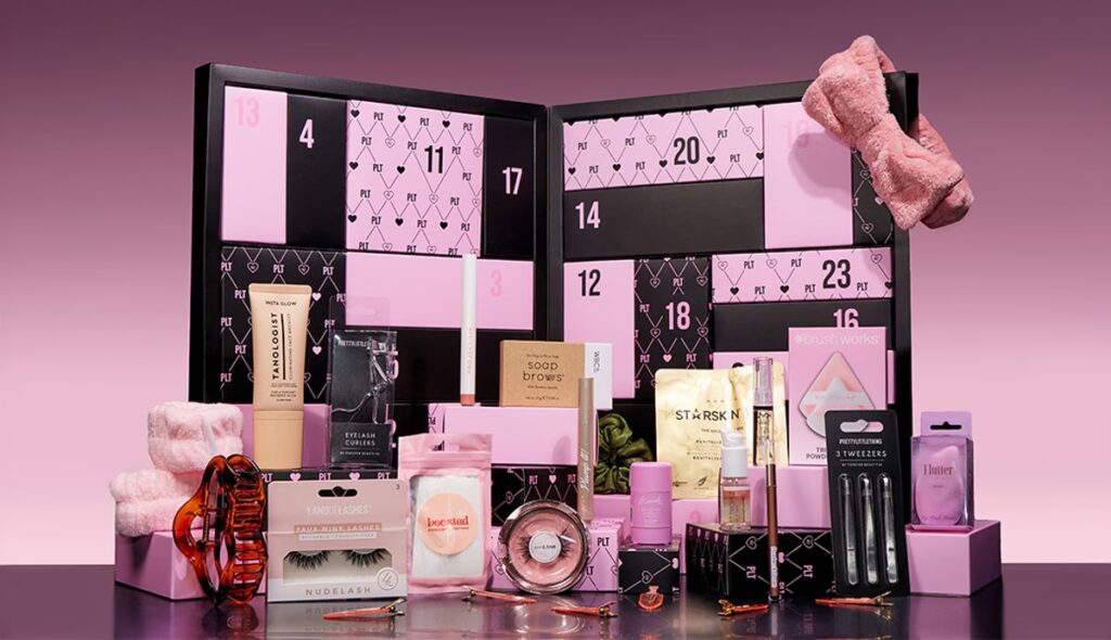 La caja y los productos del Calendario de Adviento Pretty Little Thing 2024