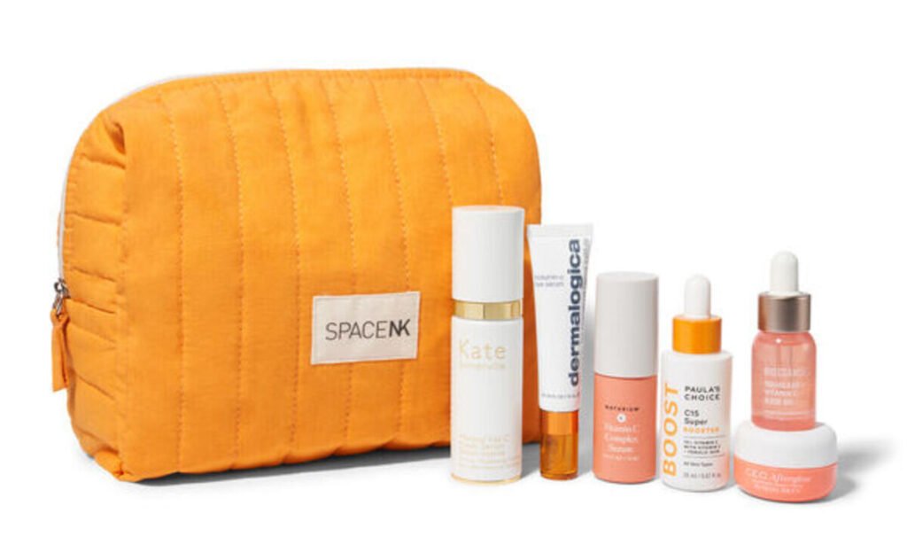 La bolsa amarilla y los productos de la Space NK The Ultimate Vitamin C Edit 2024