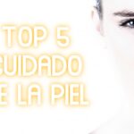 Una modelo con el rostro limpio junto a la leyenda "Top 5 Cuidado de la Piel"