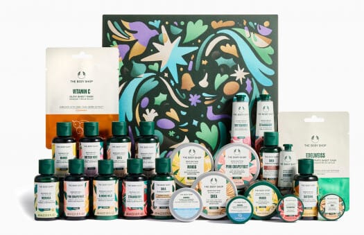La caja y los productos del Calendario de adviento The Body Shop 2025 Classic