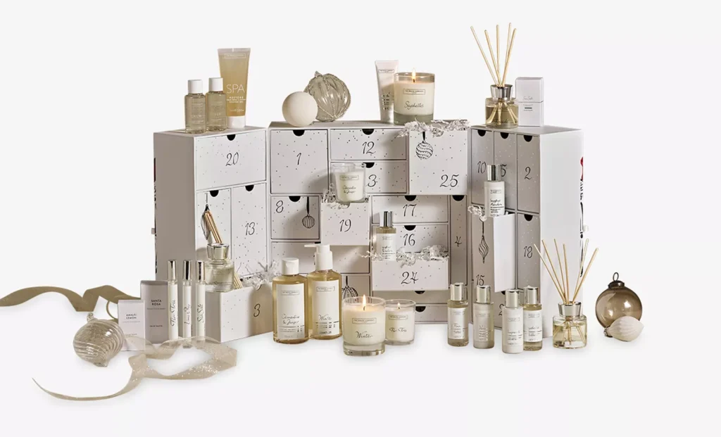 Calendario de adviento The White Company 2025, disponible en España 1 La caja y los productos del Calendario de adviento The White Company 2025