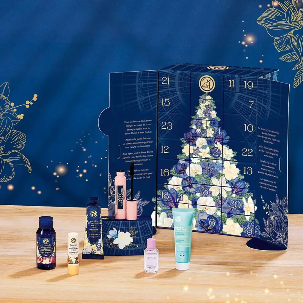 La caja del calendario Yves Rocher 2024 con algunos de los productos que incluye La caja del calendario Yves Rocher 2024 con algunos de los productos que incluye