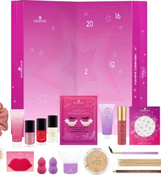La caja rosa y los productos del Calendario Essence Santa’s Sweetest Surprises 2024