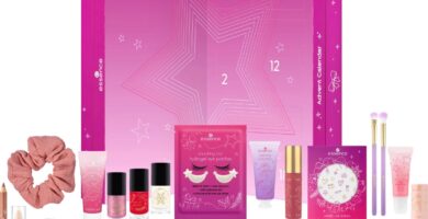 La caja rosa y los productos del Calendario Essence Santa’s Sweetest Surprises 2024