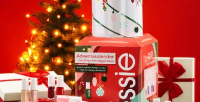 Estampa navideña del Calendario de Adviento Essie 2024