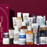 La caja y los productos del Calendario de adviento Kiehl's 2025