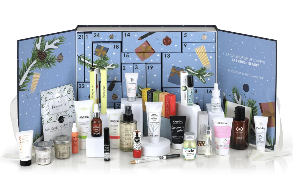 La caja abierta con los productos del Calendario de Adviento La French Beauty 2024