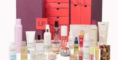 La caja y los productos del Calendario de adviento Lookfantastic 2026
