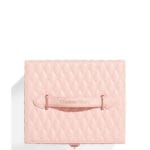 El neceser rosa acolchado del set Pillow Talk Dreams Come True 2024