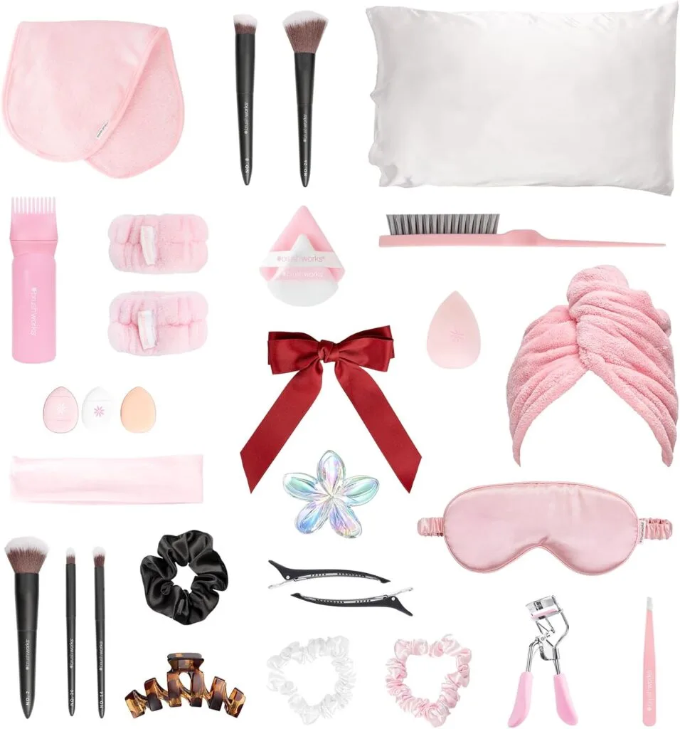 Los 24 accesorios de belleza incluidos en el Calendario de Adviento Brushworks 2026.